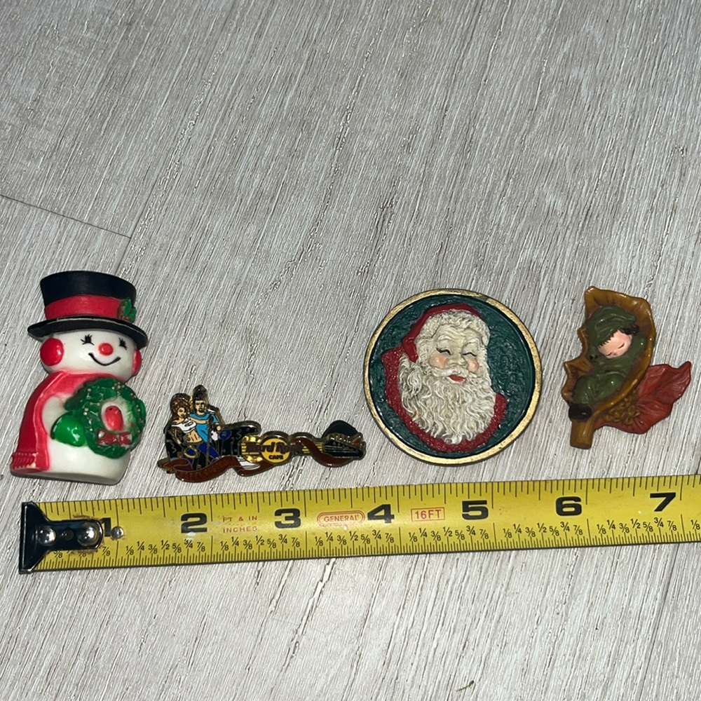 Vintage Pin Bundle (4) Christmas Fall Hard Rock Cafe